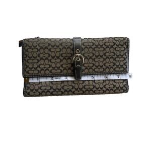100% authentic Coach Long Wallet Signature Pattern Black Mint (USED)